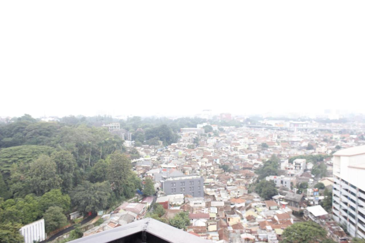 Modest 2Br Apartment At The Jarrdin Cihampelas By Travelio バンドゥン エクステリア 写真