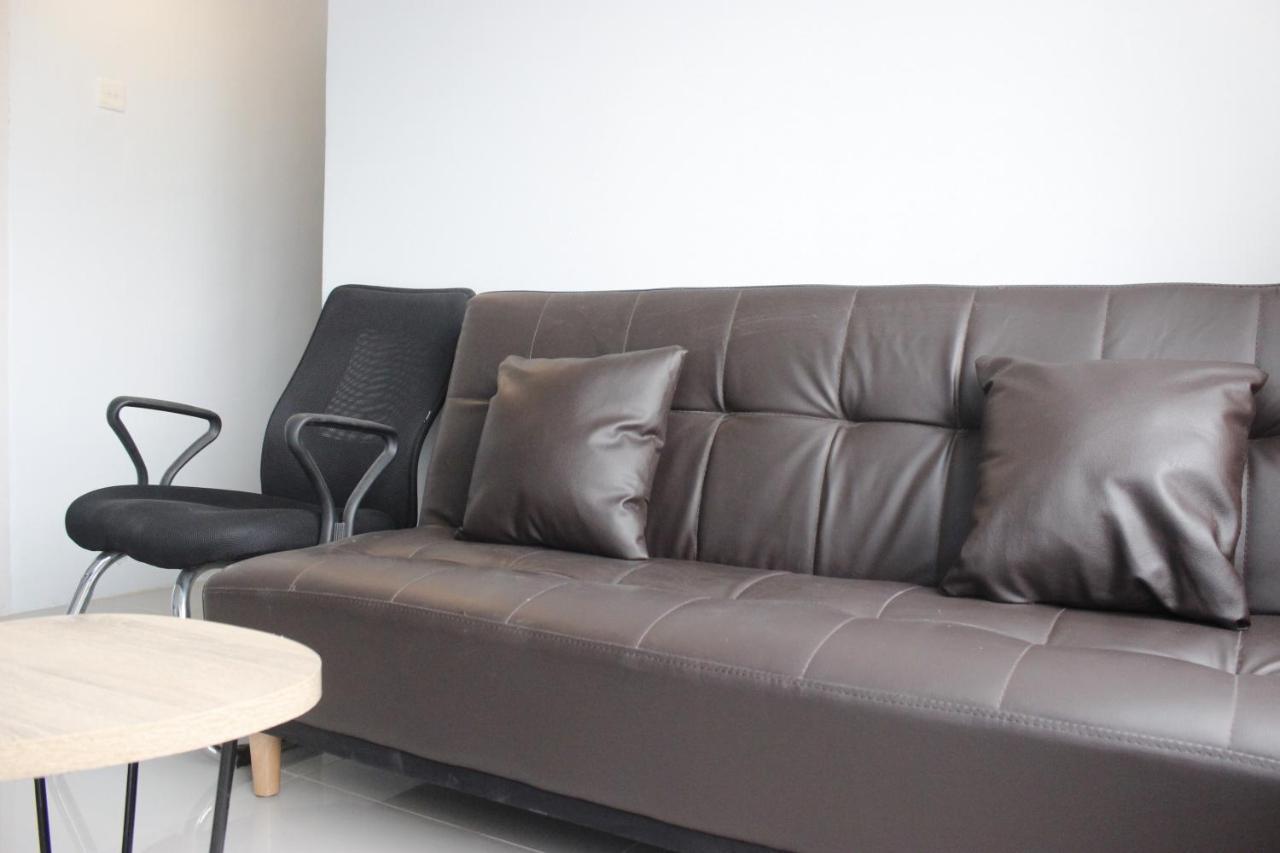 Modest 2Br Apartment At The Jarrdin Cihampelas By Travelio バンドゥン エクステリア 写真